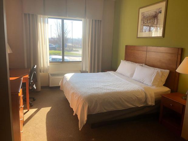 Images Holiday Inn Express & Suites Howell, an IHG Hotel
