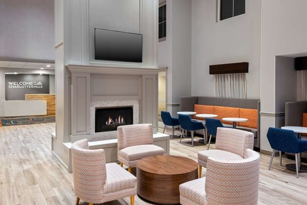 Images Hampton Inn & Suites Charlottesville-At The University