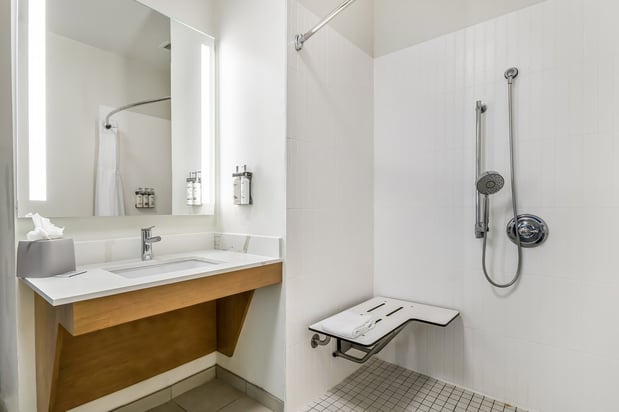 Images Staybridge Suites Toledo - Maumee by IHG