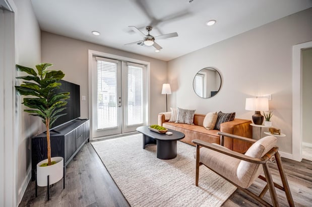 Images Water's Edge Apartments and Townhomes