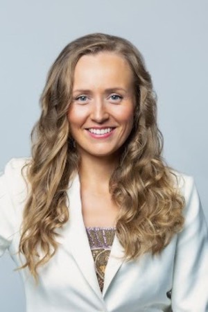 Images Oleksandra "Sasha" Palmer, LO