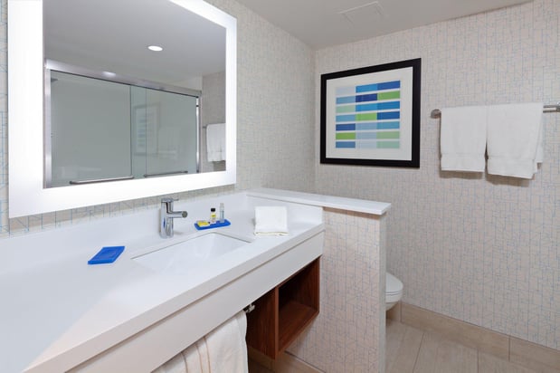 Images Holiday Inn Express & Suites Ventura Harbor by IHG