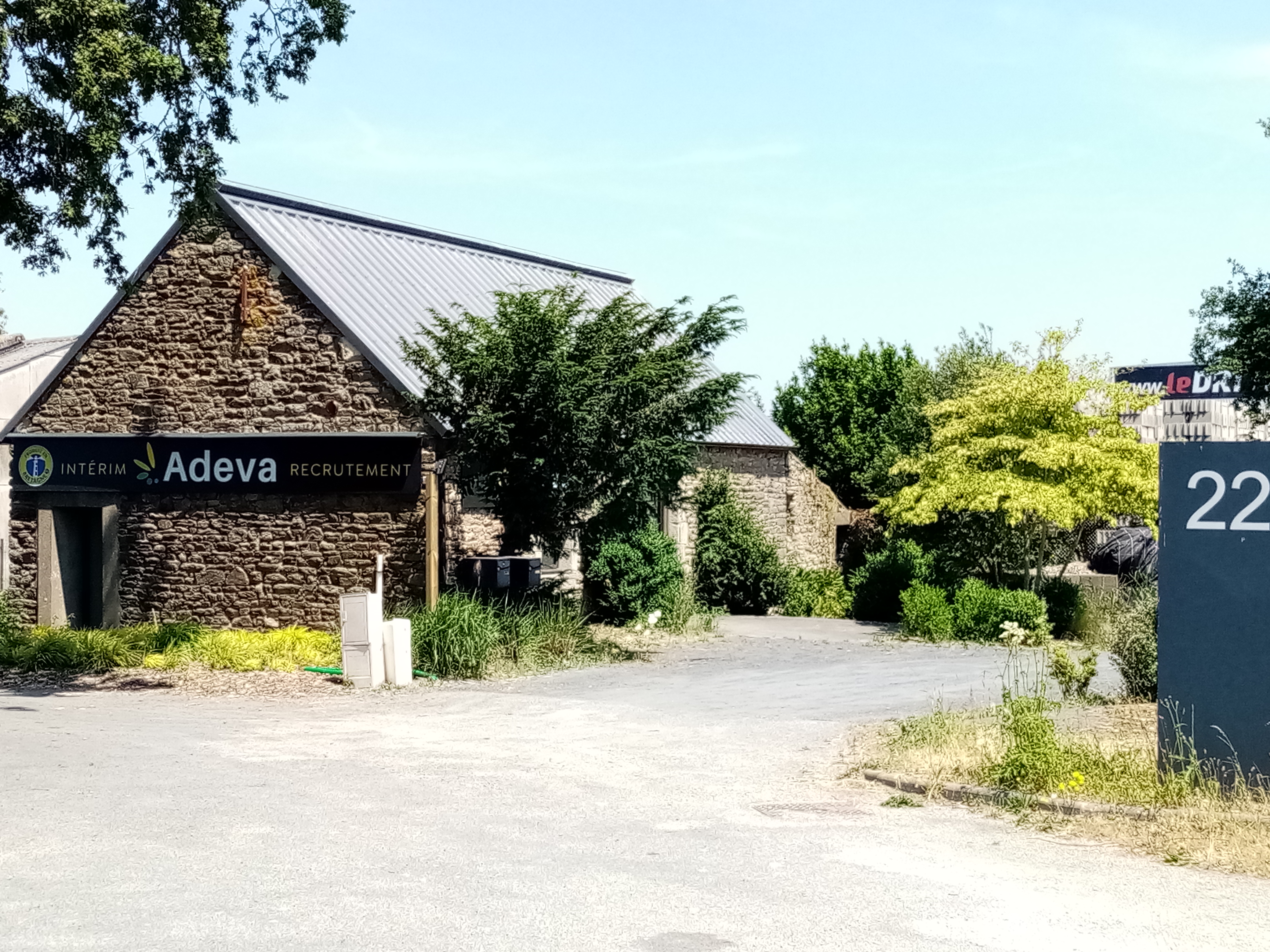 Foto 7 di Agence Adeva