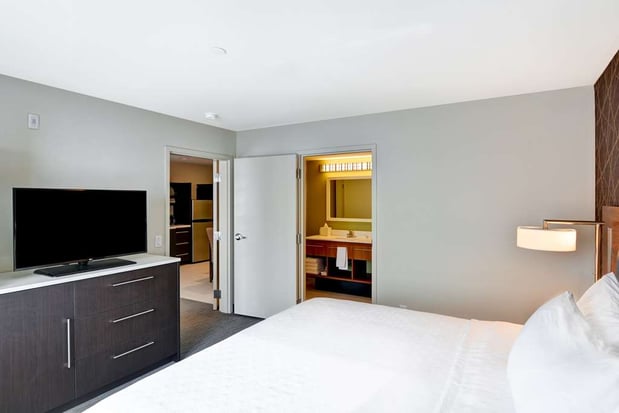 Images Home2 Suites by Hilton Green Bay