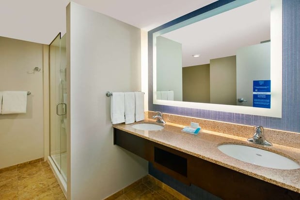 Images Hilton Garden Inn Virginia Beach Oceanfront