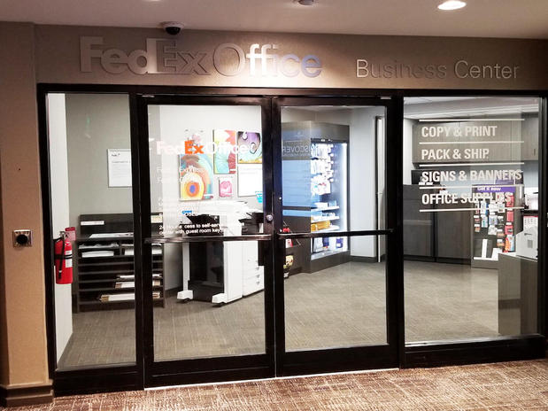 Images FedEx Office Print & Ship Center