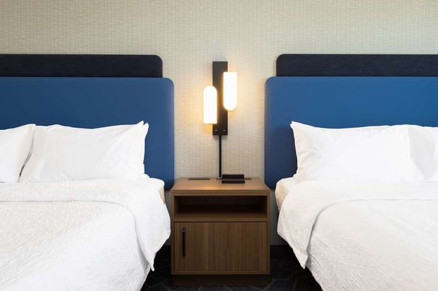 Images Hampton Inn and Suites by Hilton Cottonwood