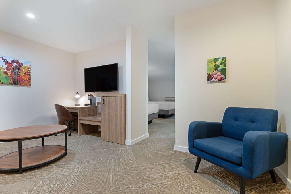 Double queen with Living space