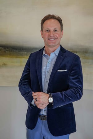 Images Scott Young, DDS