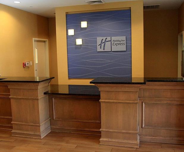 Images Holiday Inn Express & Suites Bossier City, an IHG Hotel