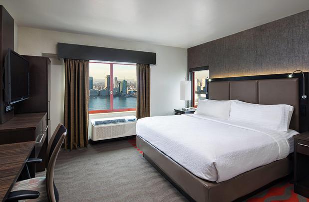 Images Holiday Inn Manhattan-Financial District, an IHG Hotel