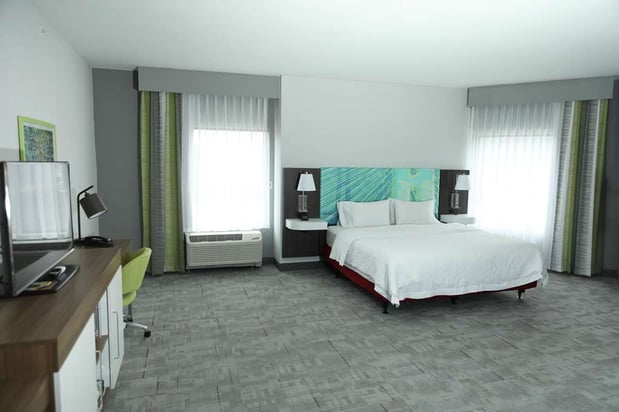 Images Hampton Inn & Suites by Hilton Burlington