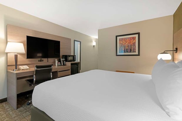 Images Best Western Plus Windjammer Inn & Conference Center