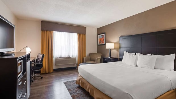 Images Best Western Plus Newark/Christiana Inn