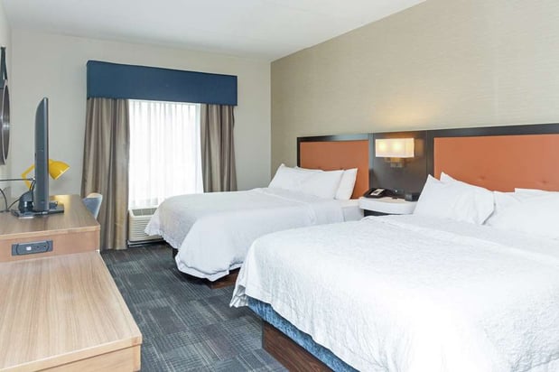 Images Hampton Inn & Suites Morgantown / University Town Centre