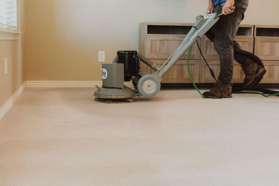 Chem-Dry tech performing carpet cleaning