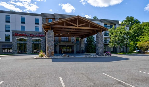 Images Hampton Inn & Suites Lake George