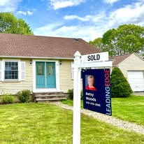 Images Betsy Woods, Realtor