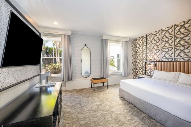 Images Hotel Virginia Santa Barbara, Tapestry Collection by Hilton