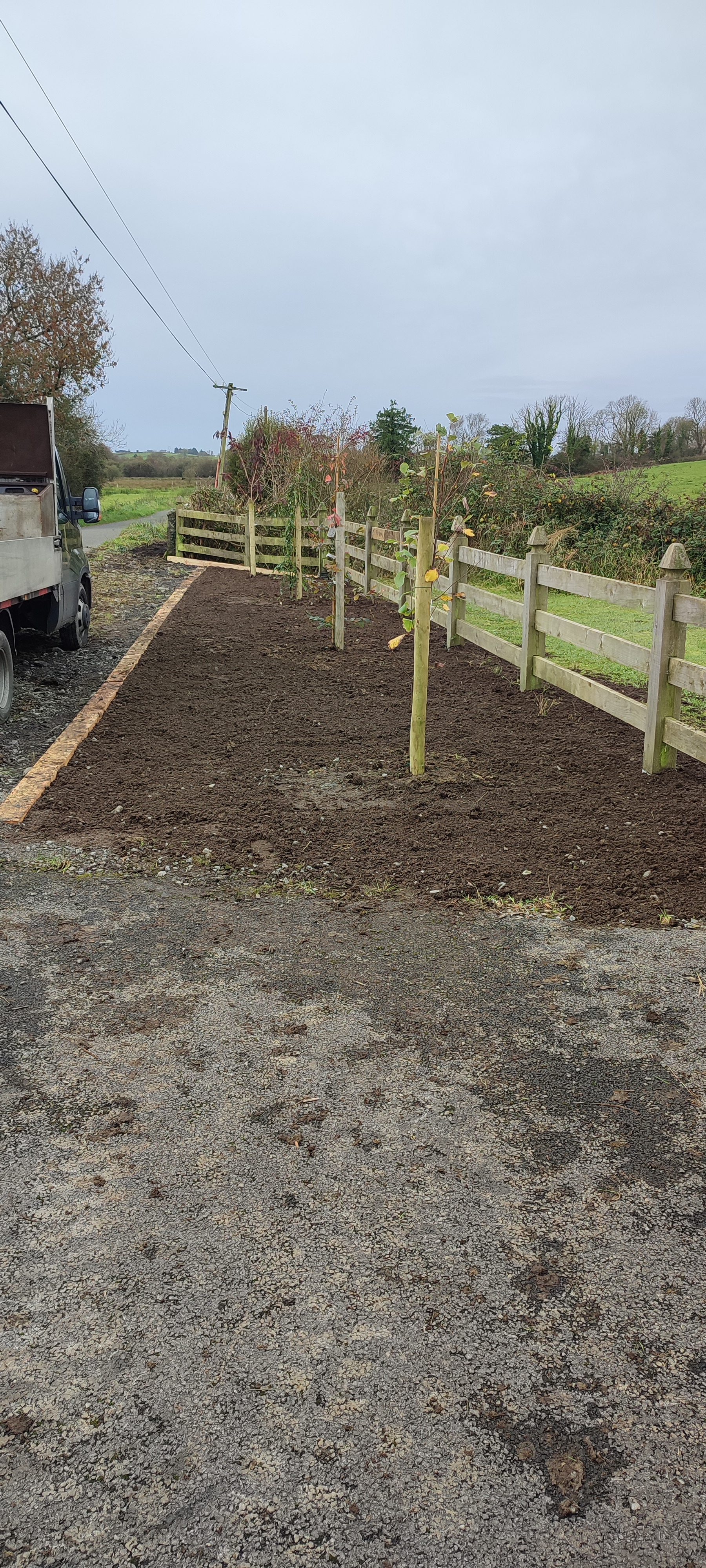 Hedge Cutting, Garden Maintenance, Power Washing, Gutter Cleaning, Decking, Fencing