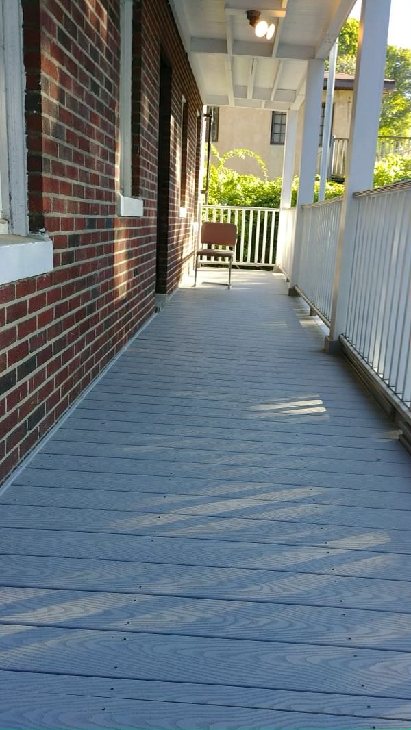 For this residential property in Salem, MA, we installed new vinyl composite decking for a clean, neat and low maintenance surface.