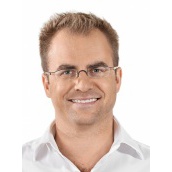 Dr. med. dent. Sebastjan Varljen  