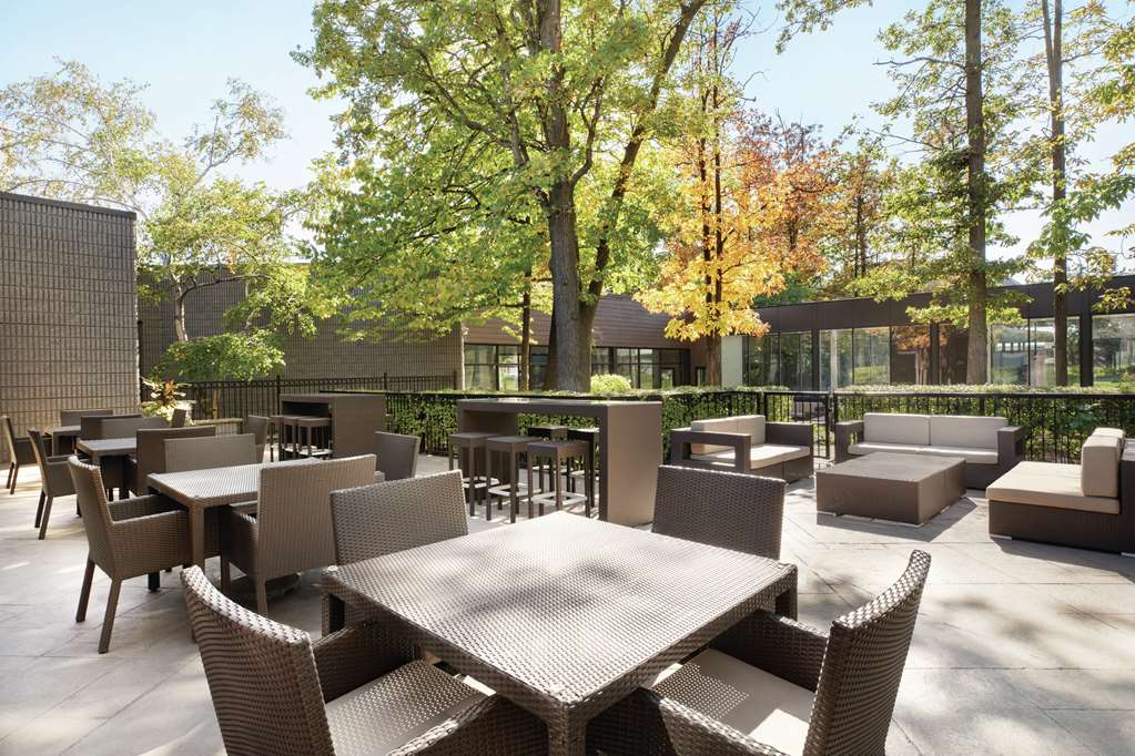 Exterior DoubleTree by Hilton Hotel Toronto Airport West Mississauga (905)624-1144