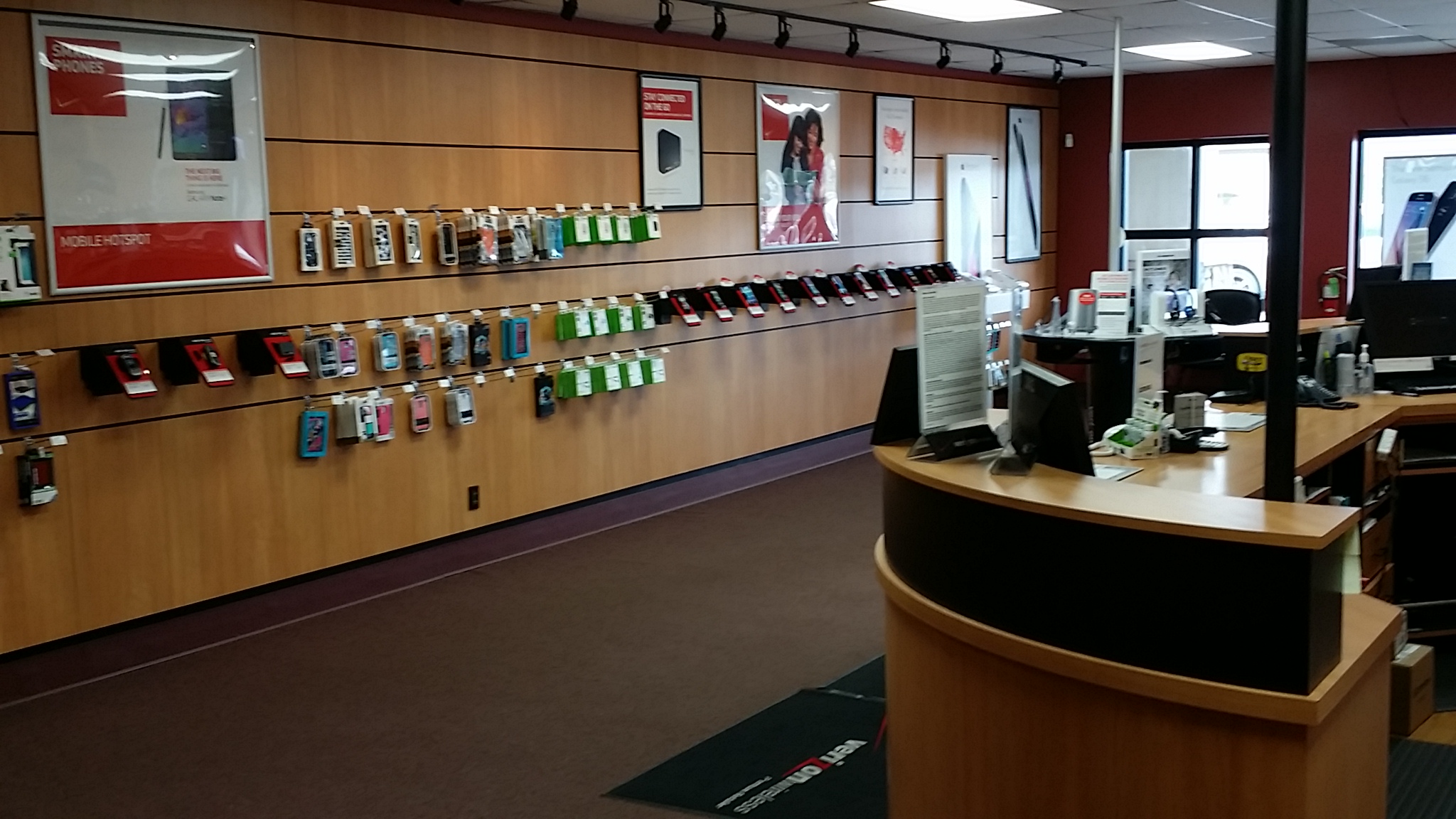 Verizon Authorized Retailer – GoWireless Photo