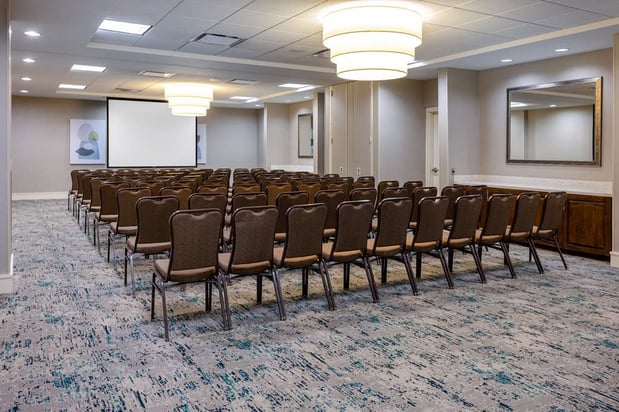 Images Hilton Garden Inn Roanoke