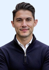 Daniel Arias headshot
