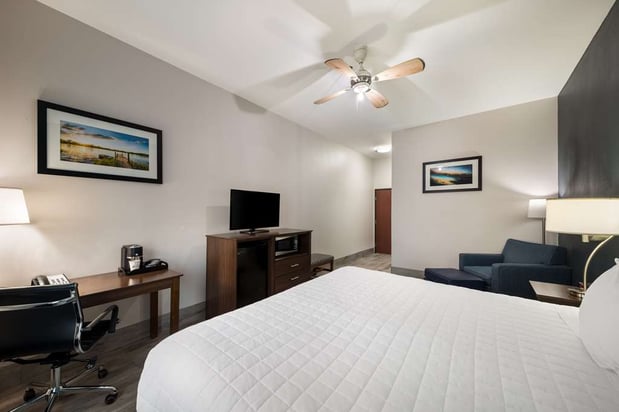 Images Best Western Plus Lake Dallas Inn & Suites