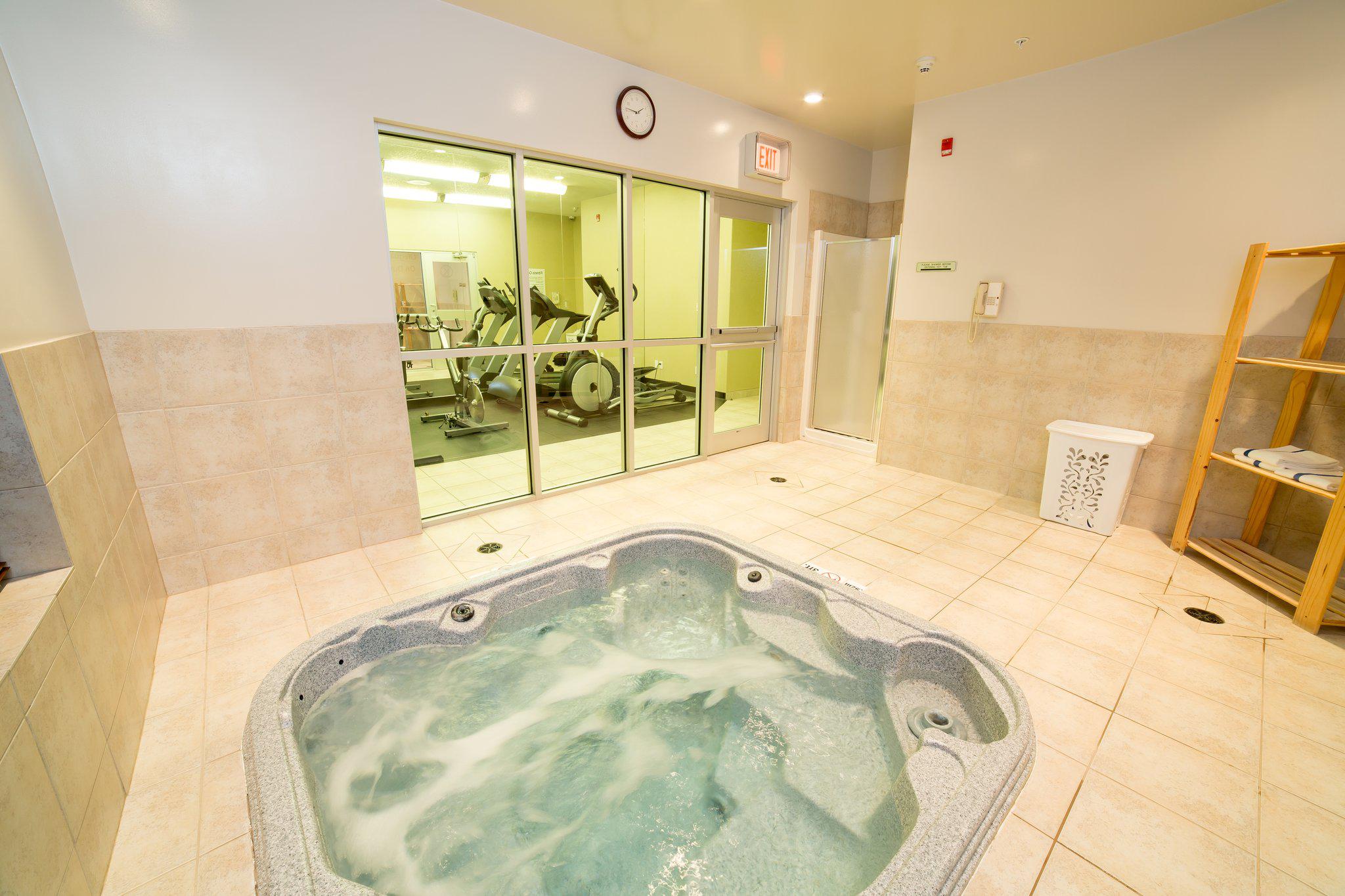 Images Holiday Inn Express & Suites Drayton Valley, an IHG Hotel