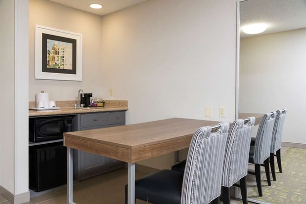 Images Hampton Inn & Suites East Lansing/Okemos