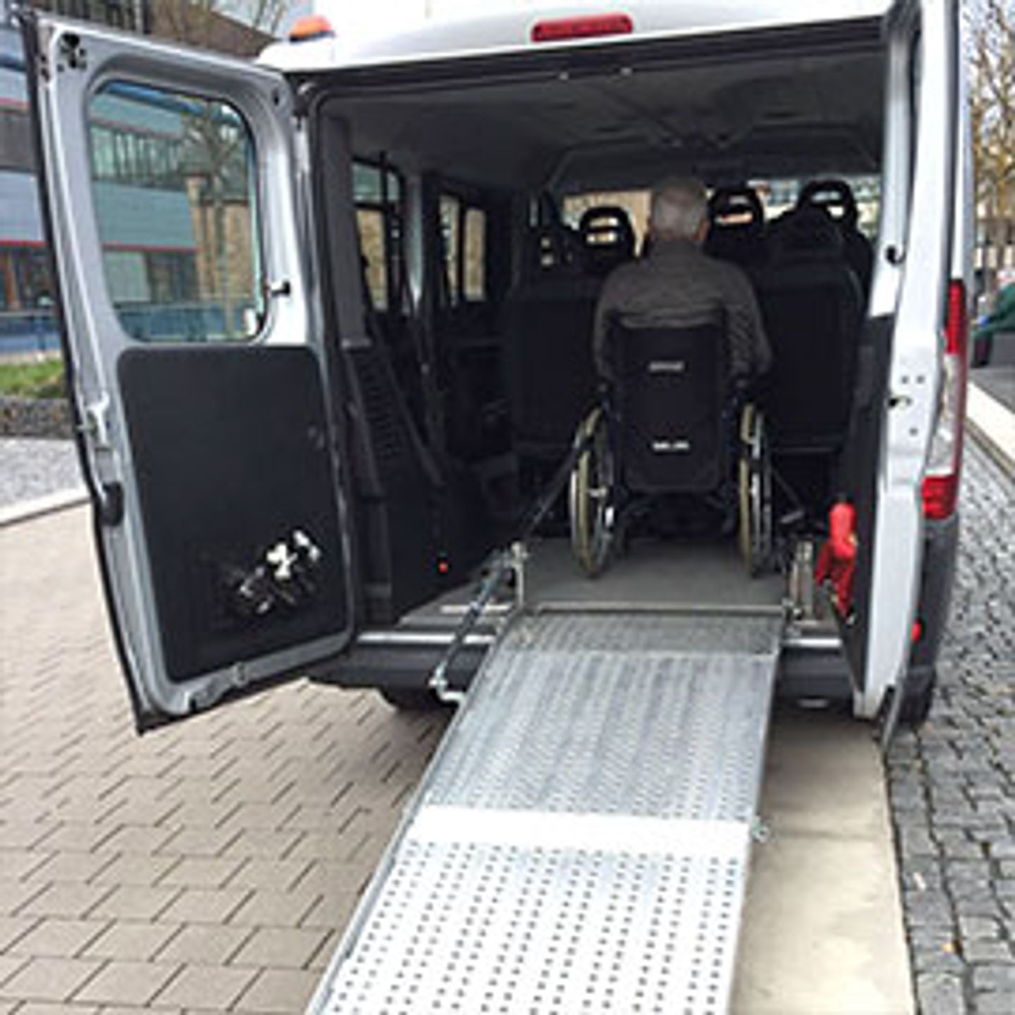 Personenbeförderung mit Mietwagen Nicolaus, Am Stiegelein 10 in Herzogenaurach