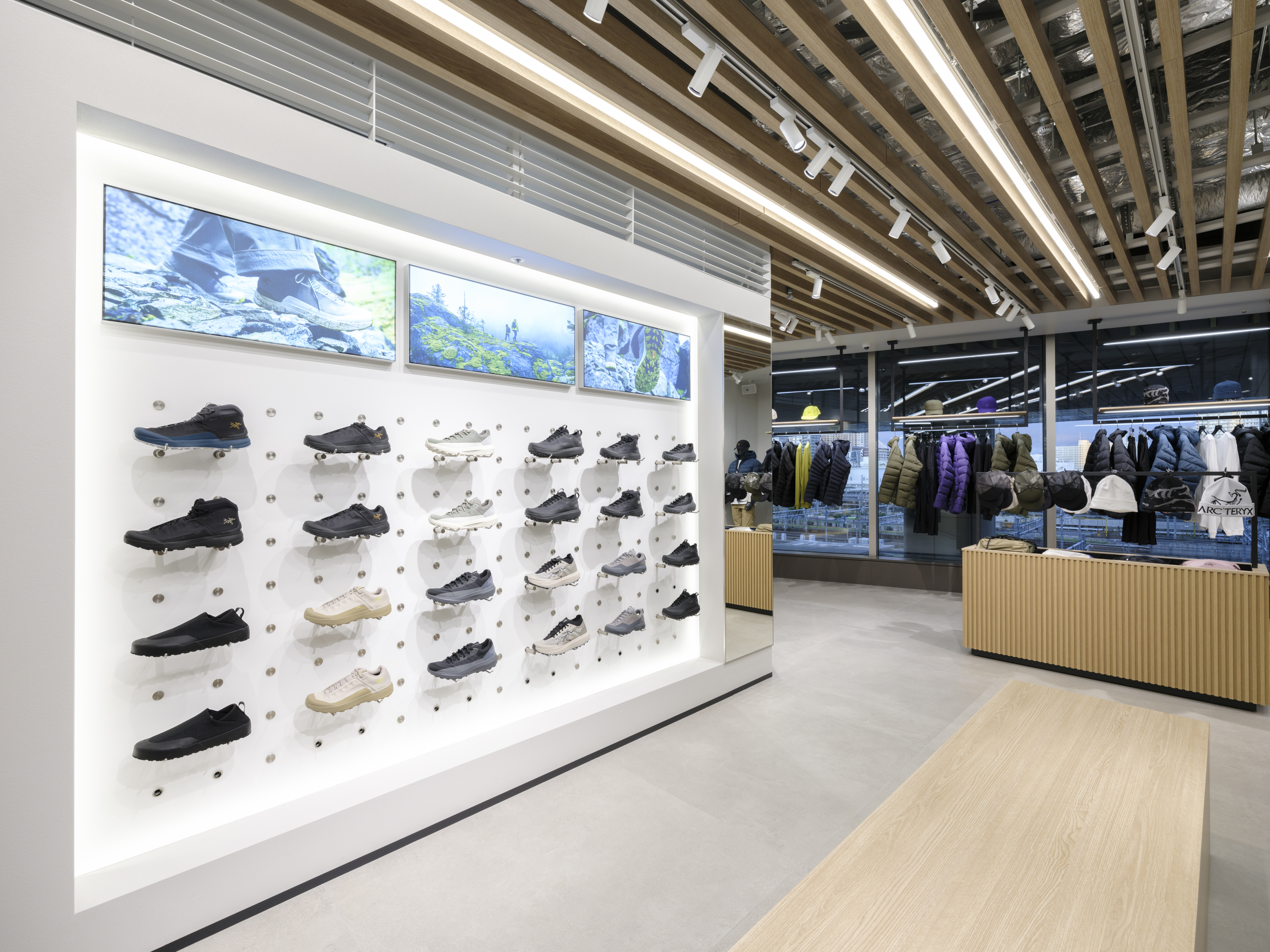 Images ARC'TERYX アークテリクス ニュウマン高輪ブランドストア