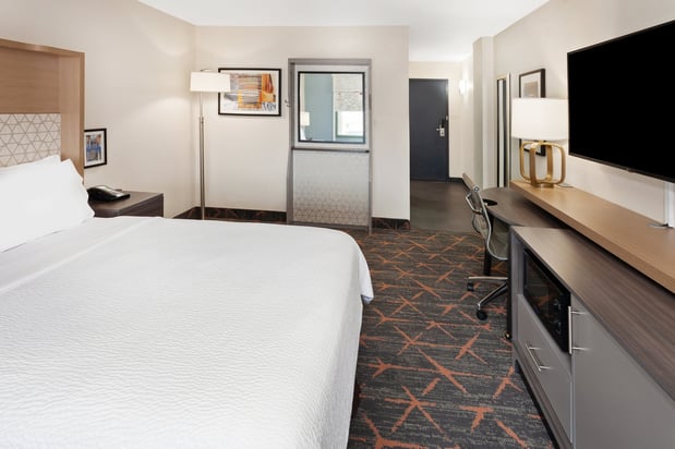 Images Holiday Inn Chicago Oakbrook by IHG