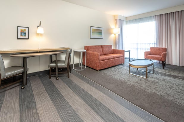 Images Holiday Inn & Suites Memphis - Wolfchase Galleria by IHG