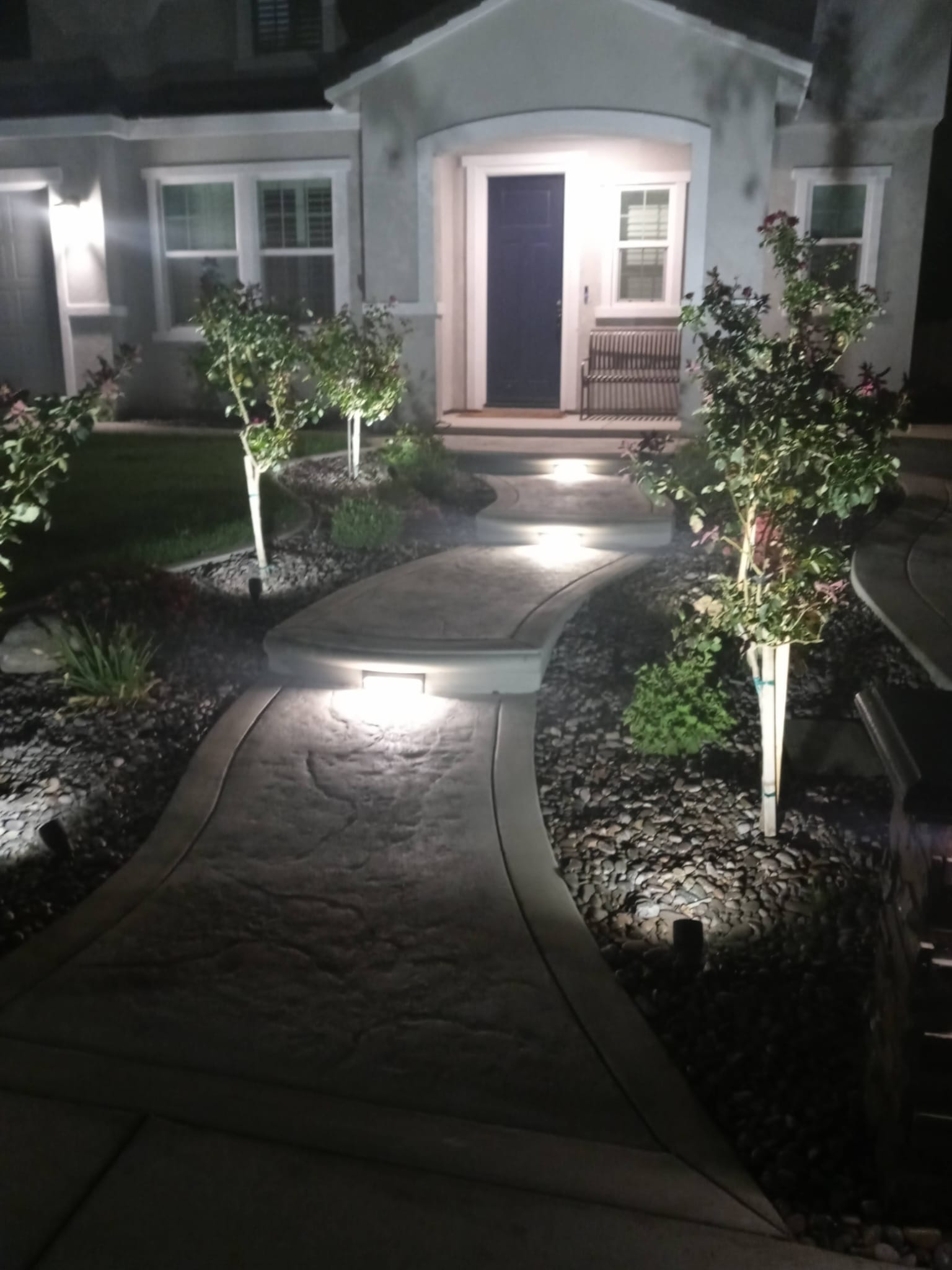 Azteca's Landscaping - Iluminaci&oacute;n exterior (Outdoor lighting)