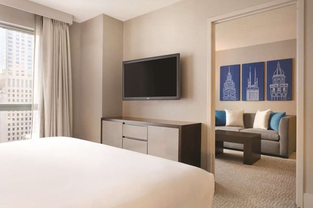 Images Hilton Chicago/Magnificent Mile Suites