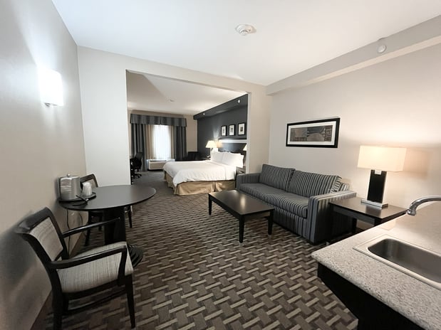 Images Holiday Inn Express & Suites Morton Peoria Area by IHG
