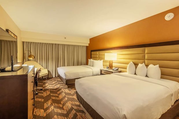 Images DoubleTree by Hilton Hotel Lawrence