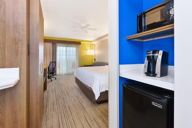 Images Holiday Inn Express & Suites Petoskey, an IHG Hotel