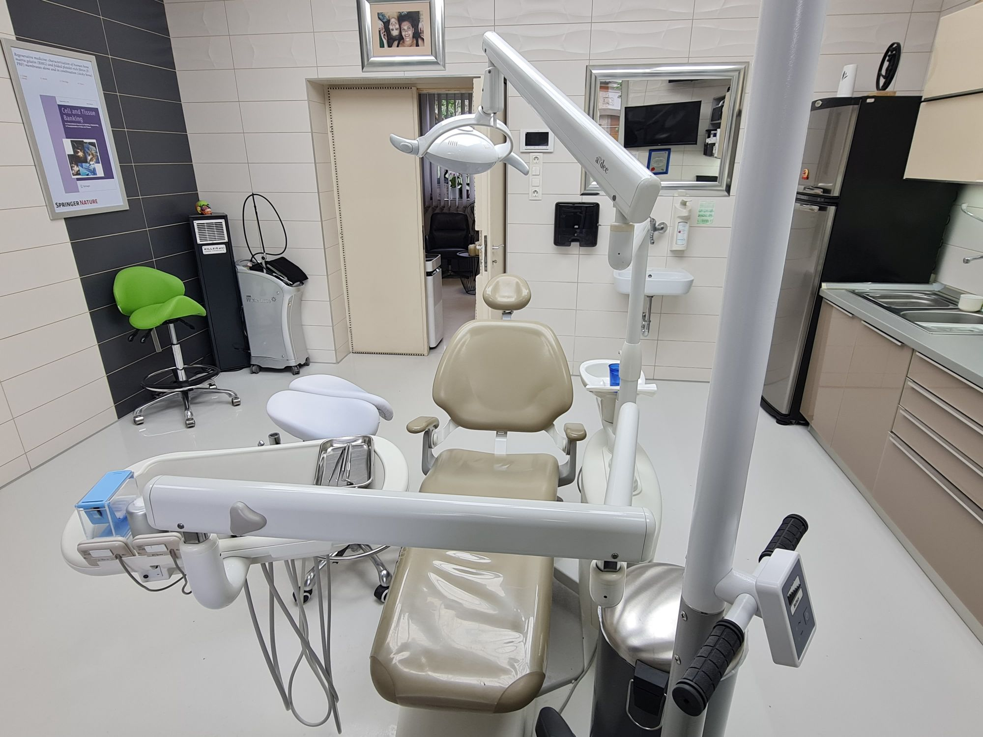 Images Dr. Gyuris Róbert Szájsebész Fogszakorvos