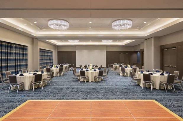 Images Embassy Suites by Hilton The Woodlands® at Hughes Landing