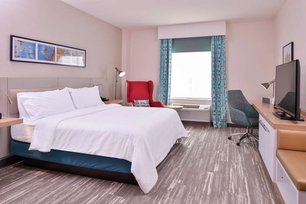 Images Hilton Garden Inn Kansas City Airport