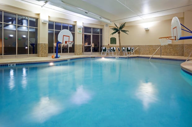 Images Holiday Inn Madison at the American Center by IHG