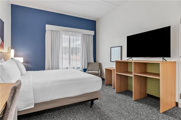 Images Spark by Hilton Mechanicsburg