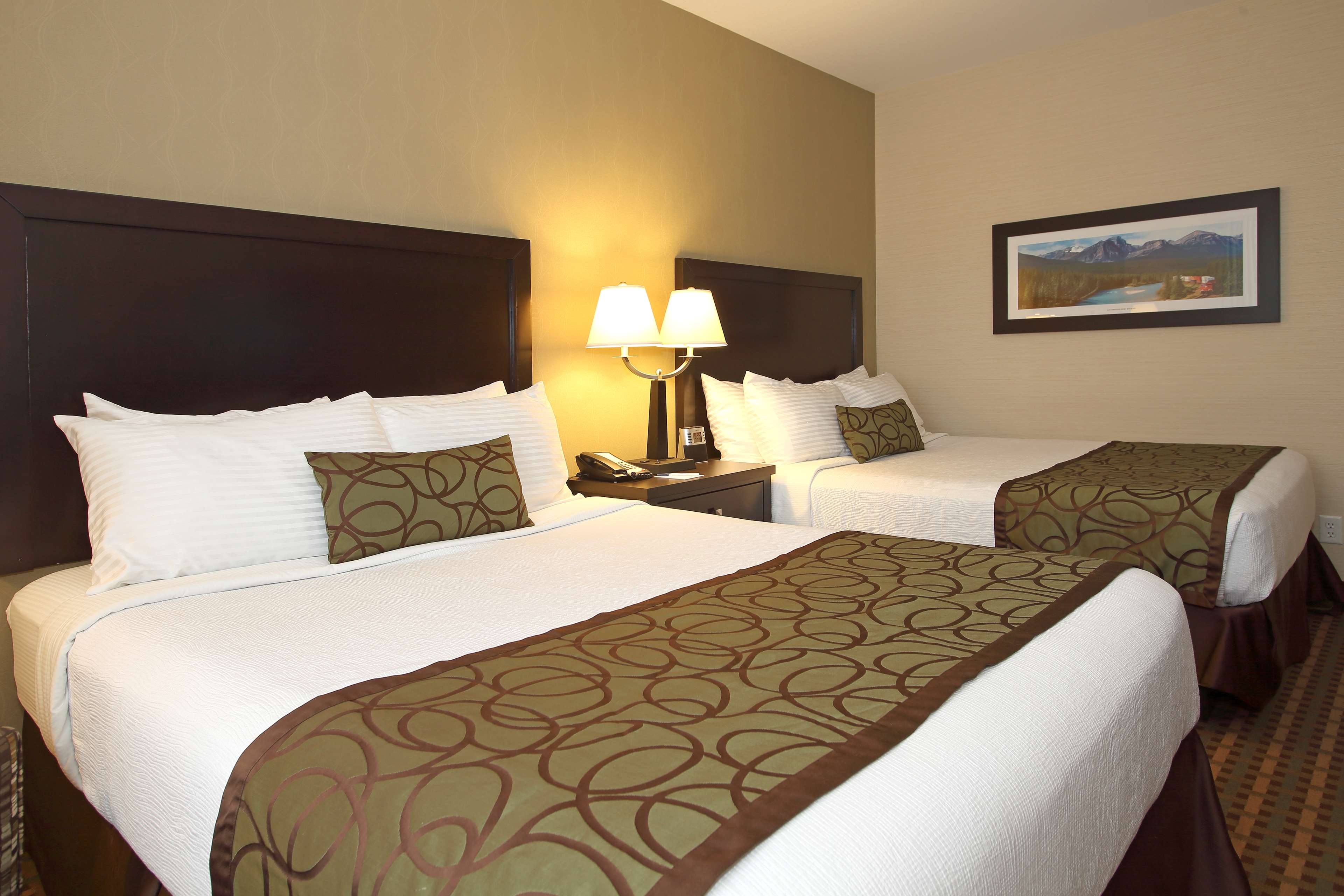 Two Queen Guest Room Best Western Pacific Inn Vernon (250)558-1800