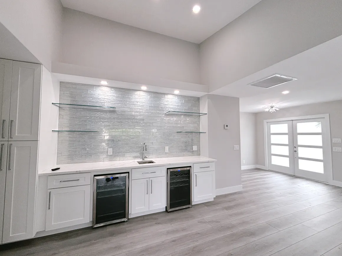 Saturn Construction Services Logo