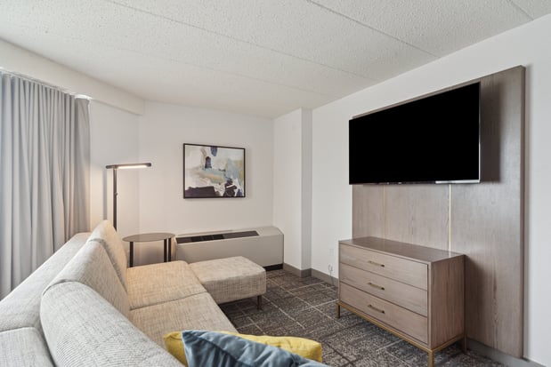Images Crowne Plaza Lansing by IHG